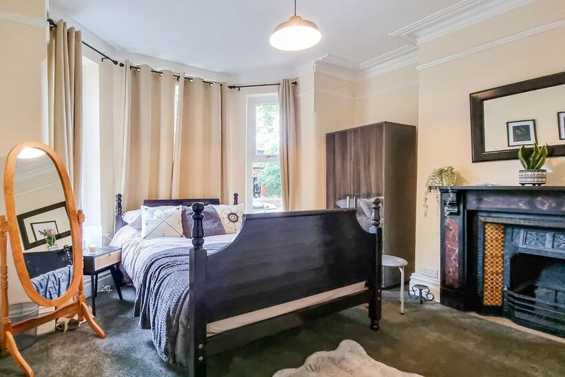 Mauldeth Road West, Withington M20 5 bed semi-detached house to rent - £6,129 pcm (£1,414 pw)