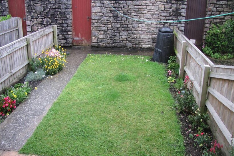 Priests Road, Swanage BH19 3 bed end of terrace house to rent - £1,250 pcm (£288 pw)