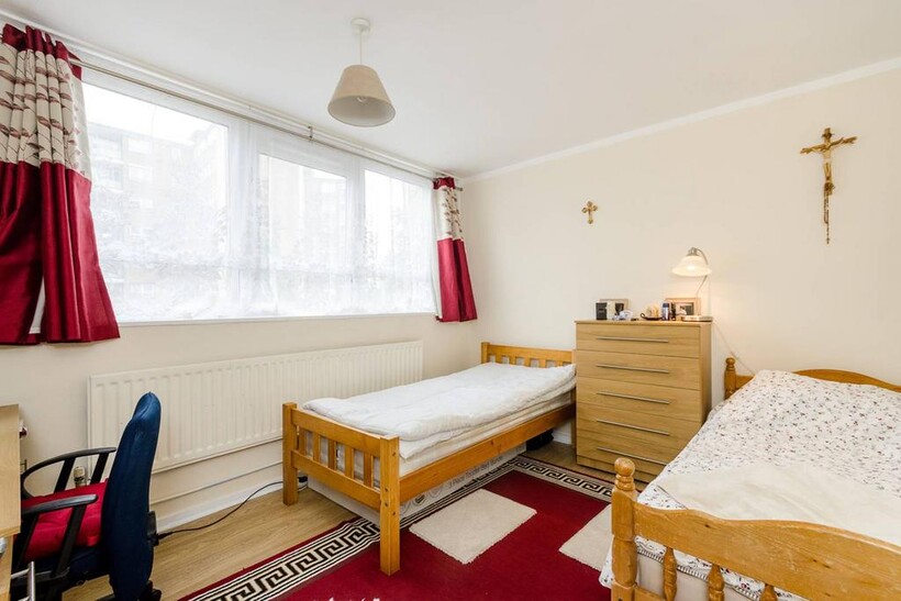 Stoford Close, Southfields, London, SW19 2 bed flat to rent - £2,700 pcm (£623 pw)