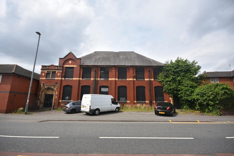 Commercial Unit TO LET
