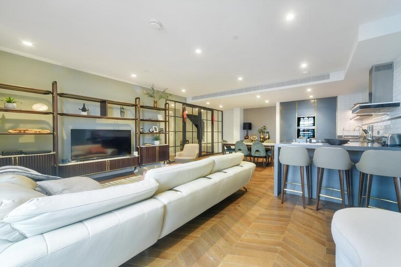 Switch House East, Battersea Power... 3 bed flat to rent - £11,483 pcm (£2,650 pw)