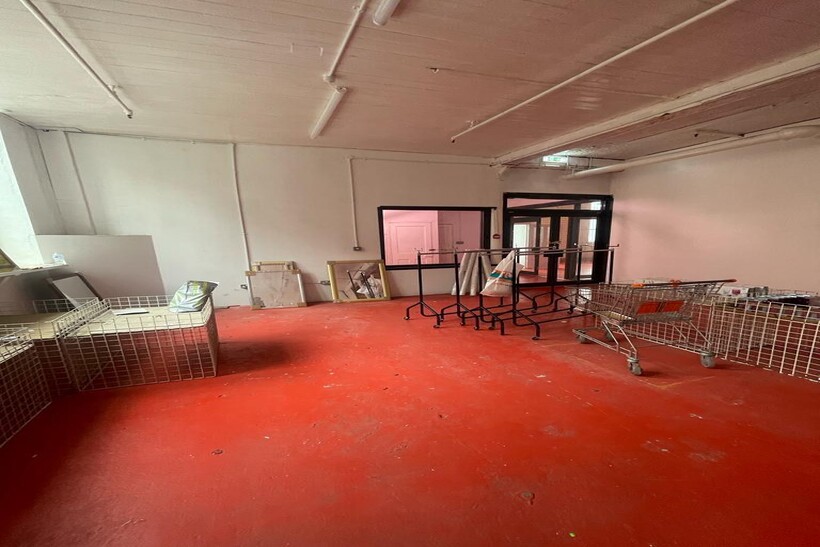 Ajaz Brothers Ltd, Manchester, M8 Property to rent - £750 pcm (£173 pw)