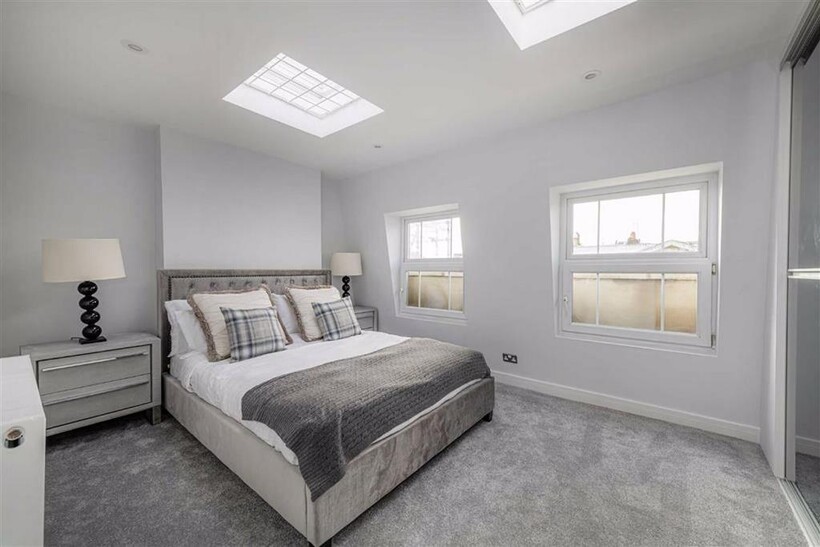 Ordnance Hill, London NW8 4 bed semi-detached house to rent - £10,833 pcm (£2,500 pw)