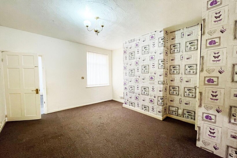 Tudor Road, Leicester 2 bed terraced house to rent - £900 pcm (£208 pw)