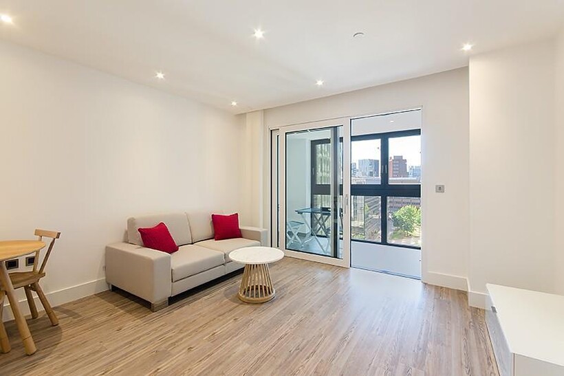 Wiverton Tower, New Drum Street... 1 bed flat to rent - £3,033 pcm (£700 pw)