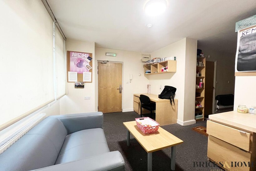 Sangha House Studio,  Newarke Street... 1 bed apartment to rent - £695 pcm (£160 pw)