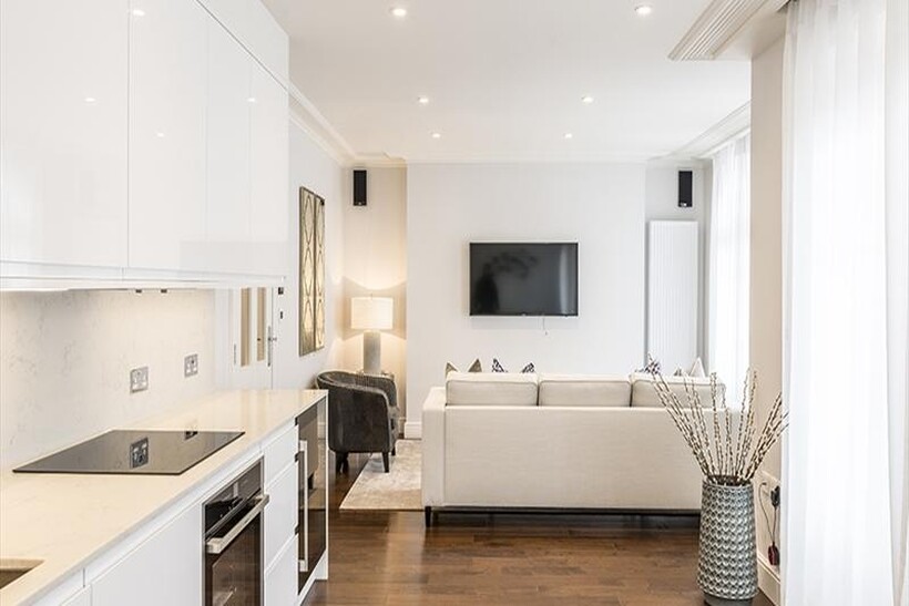 Three Bedroom Three Bathroom To Let ... 3 bed apartment to rent - £5,828 pcm (£1,345 pw)