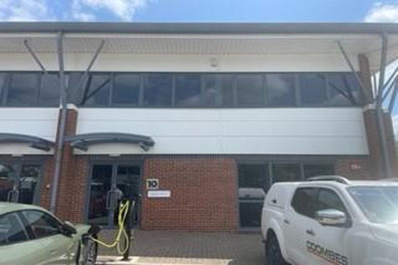First floor office suite, Rotherbrook... Property to rent - £1,650 pcm (£381 pw)