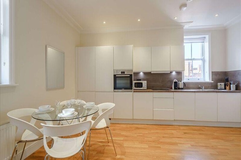 Hammersmith, London. W6 2 bed apartment to rent - £3,597 pcm (£830 pw)