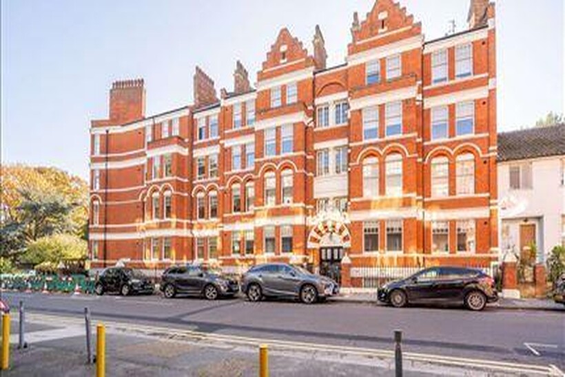 Hammersmith, London. W6 3 bed apartment to rent - £4,918 pcm (£1,135 pw)