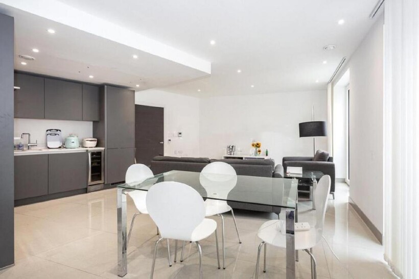 Delphini Apartments, Borough, London... 2 bed apartment to rent - £3,402 pcm (£785 pw)
