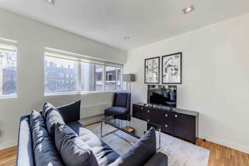 Fulham Road, London 2 bed apartment to rent - £4,225 pcm (£975 pw)