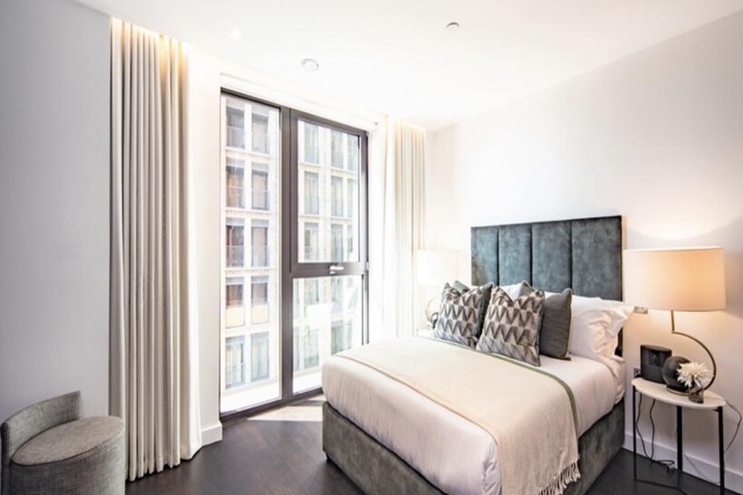 Charles Clowes Walk, Nine Elms 2 bed apartment to rent - £4,442 pcm (£1,025 pw)