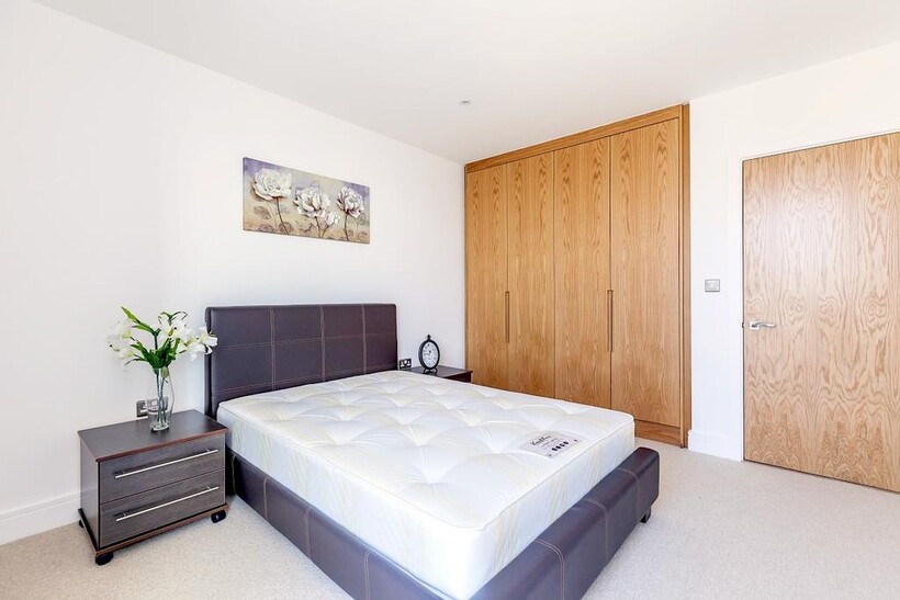 Emily Street, London E16 1 bed flat to rent - £2,000 pcm (£462 pw)