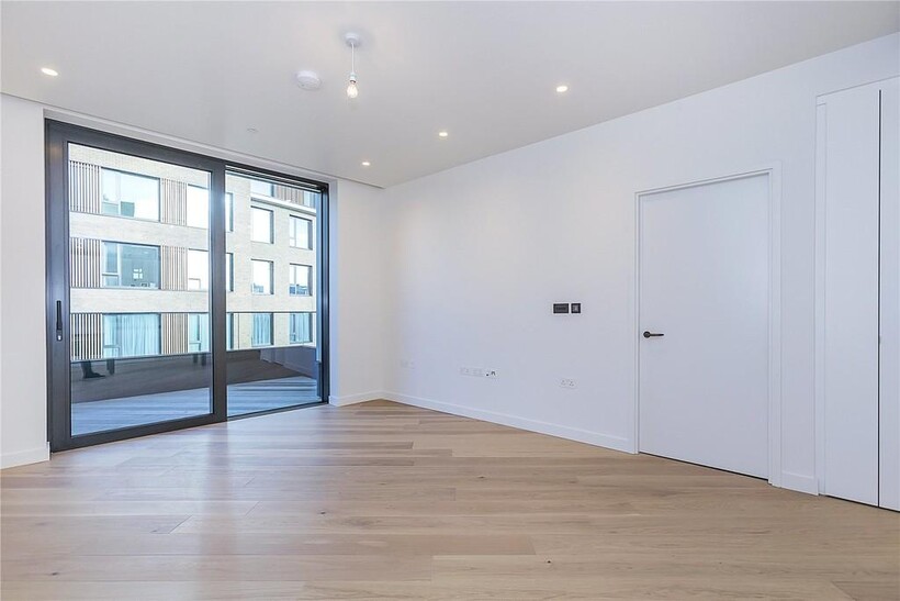 6 Wood Crescent, London 1 bed flat to rent - £2,950 pcm (£681 pw)