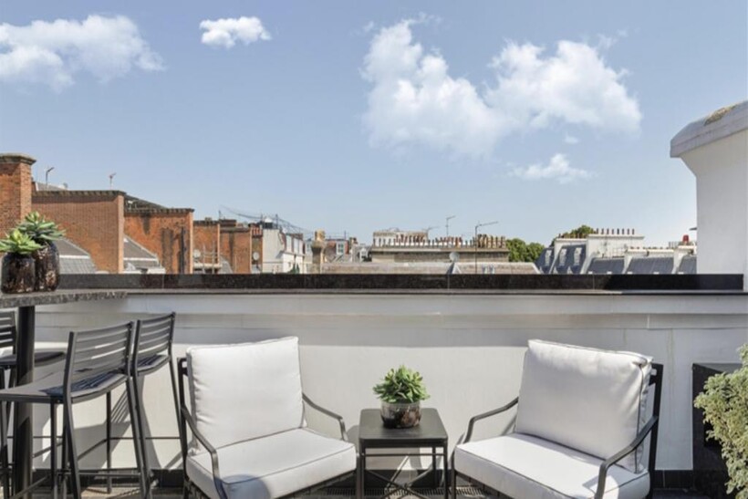21-22, Prince of Wales Terrace, London 3 bed flat to rent - £20,367 pcm (£4,700 pw)