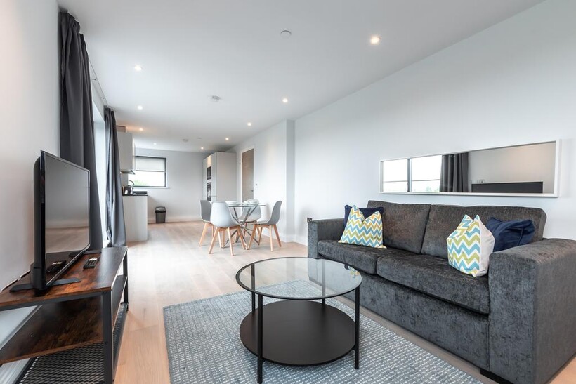 Thames Street, Staines Upon Thames TW18 1 bed apartment to rent - £3,200 pcm (£738 pw)