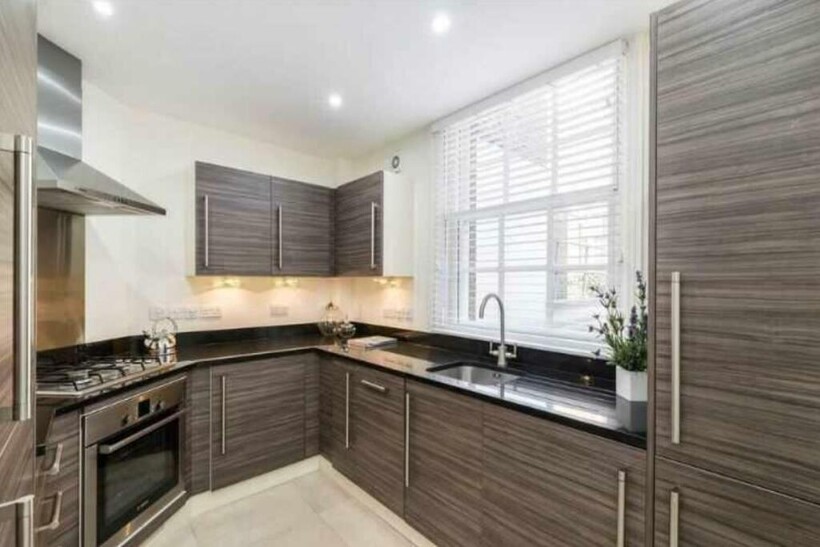 21 Lees Place, London, W1K 2 bed apartment to rent - £4,312 pcm (£995 pw)