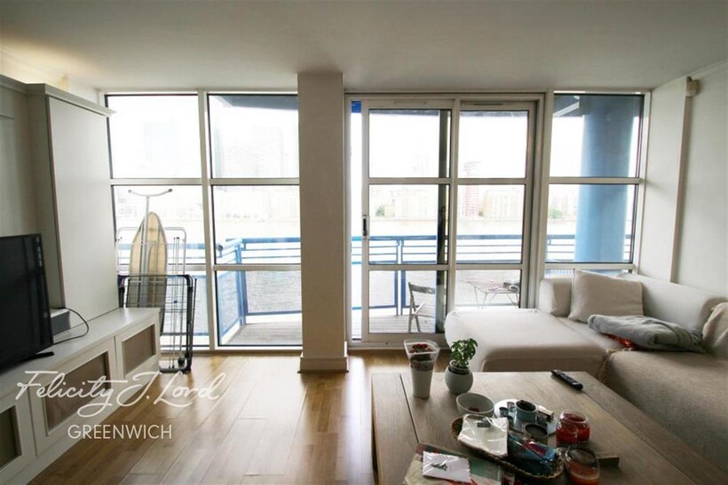 Somerville Point, SE16 3 bed flat to rent - £3,150 pcm (£727 pw)