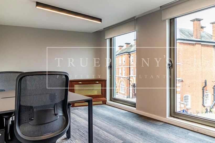 Tweedy Road, Bromley, BR1 3FE Property to rent - £1,500 pcm (£346 pw)