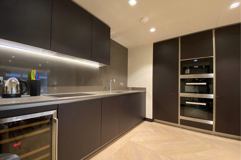 Balmoral House, Earls Way, London, SE1 2 bed flat to rent - £4,745 pcm (£1,095 pw)