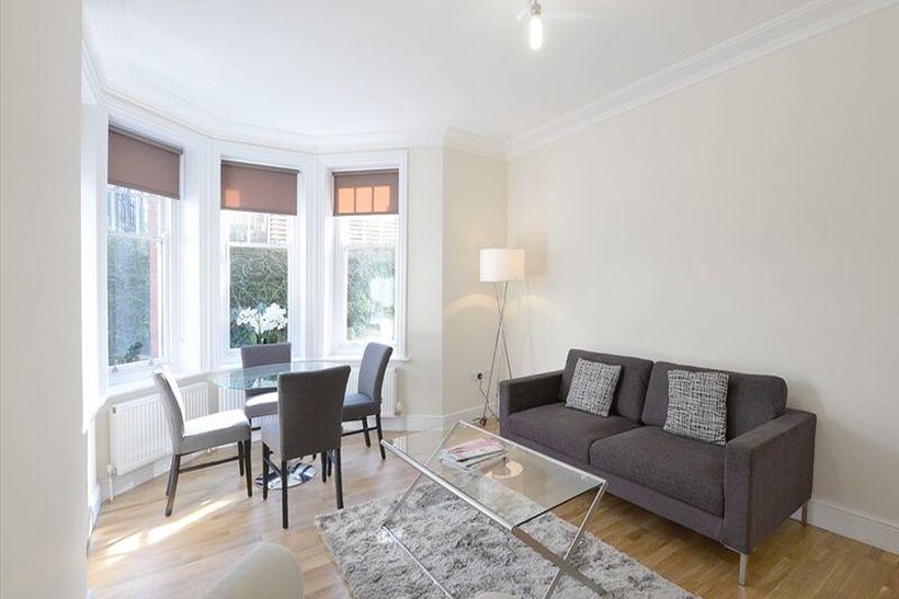 Hammersmith, London. W6 1 bed apartment to rent - £2,817 pcm (£650 pw)