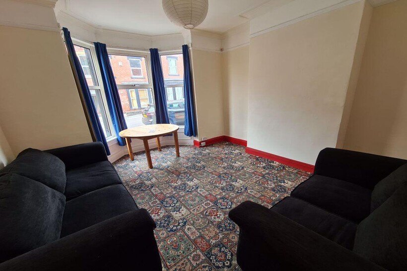Norwood Terrace, Leeds 5 bed house to rent - £1,733 pcm (£400 pw)