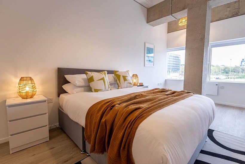 Elder Gate, Milton Keynes MK9 1 bed serviced apartment to rent - £2,400 pcm (£554 pw)
