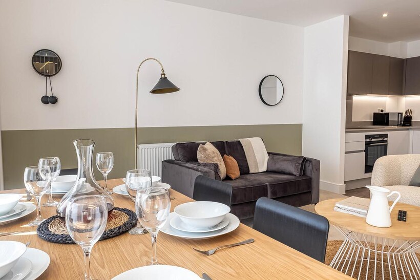 London Road, Mitcham CR4 3 bed serviced apartment to rent - £4,800 pcm (£1,108 pw)