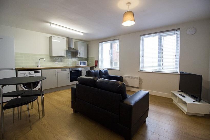 Flat 1, 149-151, Mansfield Road... 3 bed flat to rent - £2,080 pcm (£480 pw)