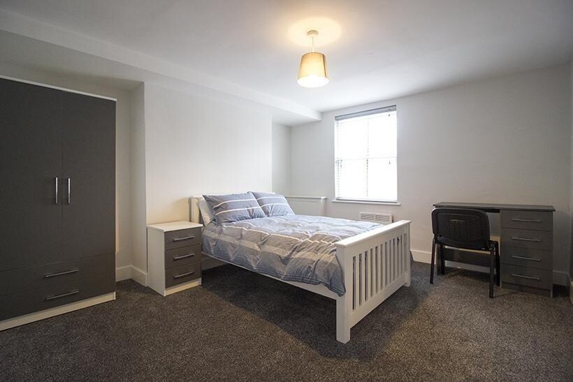 Flat 1, 149-151, Mansfield Road... 3 bed flat to rent - £2,080 pcm (£480 pw)