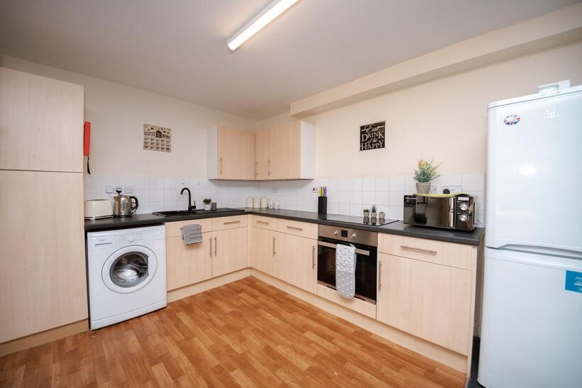 Flat 5, 15a, Arthur Street... 3 bed house to rent - £2,054 pcm (£474 pw)