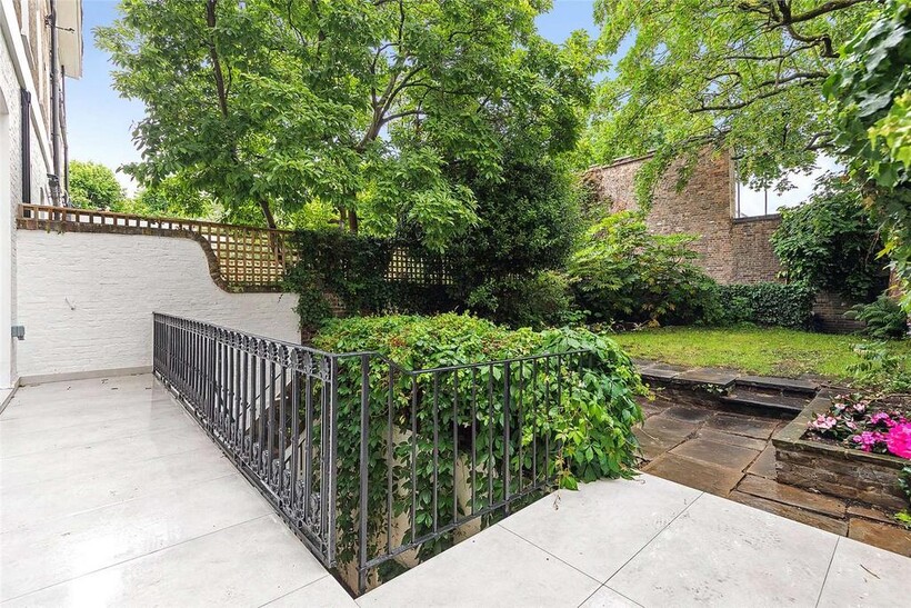 8 St John's Wood Road, London  NW8 5 bed terraced house to rent - £13,000 pcm (£3,000 pw)