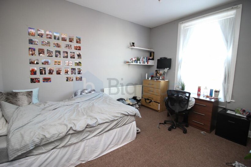 50 Queens Road, Hyde Park, Leeds LS6 6 bed terraced house to rent - £3,874 pcm (£894 pw)