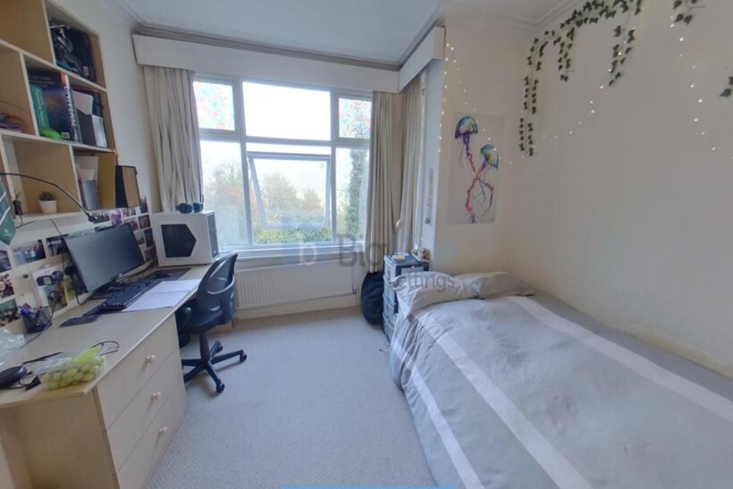38 Hartley Avenue, Woodhouse, Leeds LS6 6 bed property to rent - £3,224 pcm (£744 pw)
