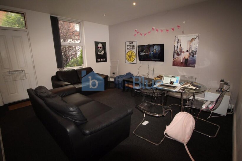 17 Royal Park Terrace, Hyde Park... 3 bed terraced house to rent - £1,690 pcm (£390 pw)