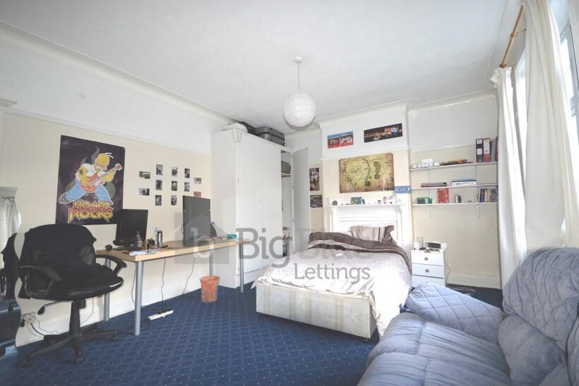 7 St Michaels Villas, Headingley... 7 bed semi-detached villa to rent - £3,488 pcm (£805 pw)