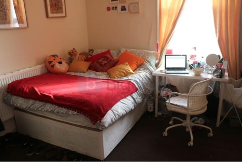 Brudenell Road, Hyde Park, Leeds LS6 7 bed terraced house to rent - £3,003 pcm (£693 pw)