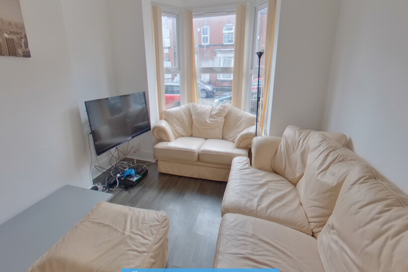 19 Ashville Terrace, Hyde Park, Leeds... 4 bed terraced house to rent - £2,340 pcm (£540 pw)