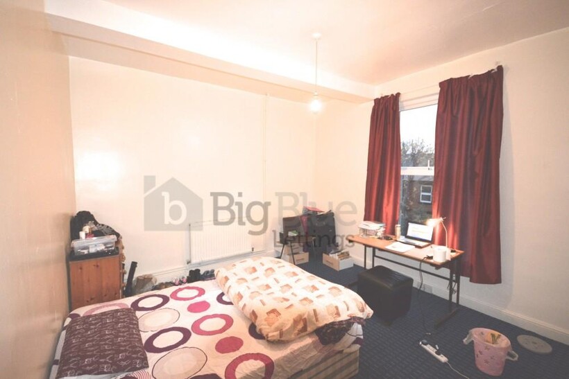 9 Ebor Place, Hyde Park, Leeds LS6 6 bed terraced house to rent - £2,860 pcm (£660 pw)
