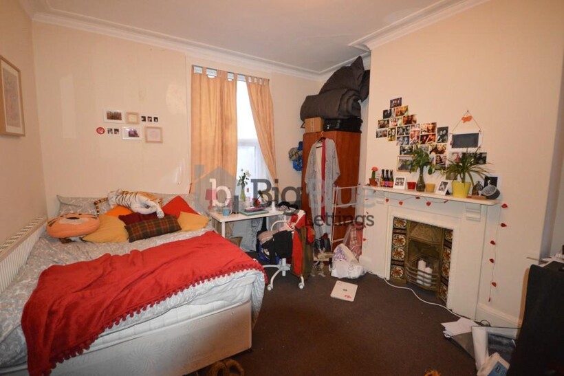 Brudenell Road, Hyde Park, Leeds LS6 7 bed property to rent - £4,095 pcm (£945 pw)