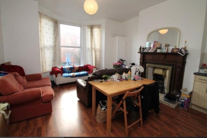 Flat 2, 39 Regent Park Terrace, Hyde... 2 bed flat to rent - £1,040 pcm (£240 pw)