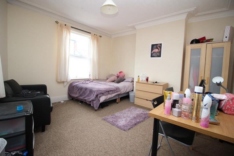 Burly Lodge Road, Hyde Park, Leeds LS6 5 bed terraced house to rent - £2,167 pcm (£500 pw)