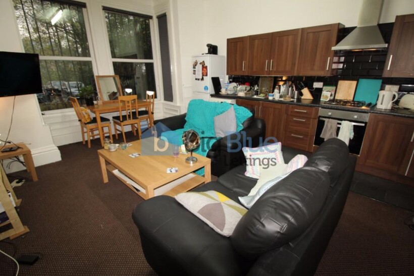 79a Cardigan Road, Hyde Park, Leeds LS6 3 bed flat to rent - £1,690 pcm (£390 pw)