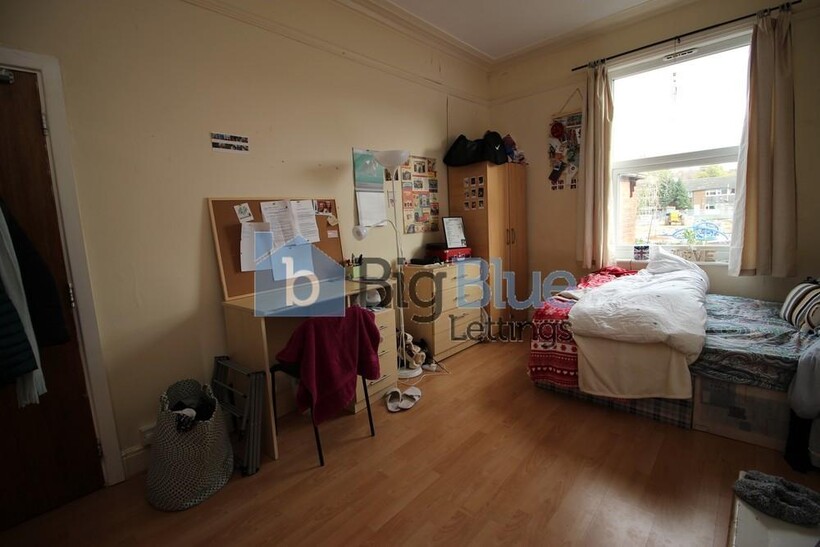 Chestnut Avenue, Hyde Park, Leeds LS6 7 bed property to rent - £4,186 pcm (£966 pw)