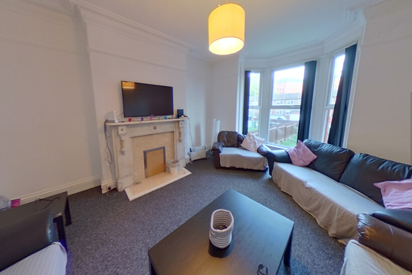 167 Belle Vue Road, Hyde Park, Leeds LS3 9 bed terraced house to rent - £5,070 pcm (£1,170 pw)