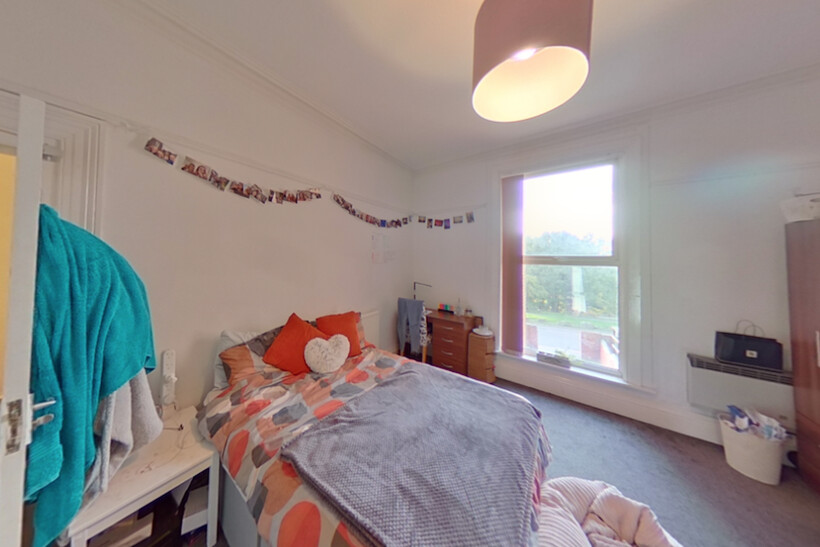 167 Belle Vue Road, Hyde Park, Leeds LS3 9 bed terraced house to rent - £5,070 pcm (£1,170 pw)