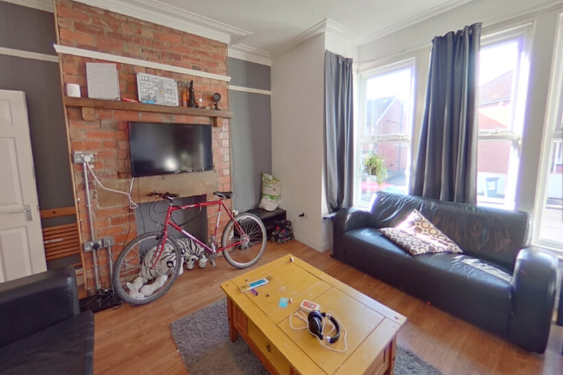 19 Raven Road, Hyde Park, Leeds LS6 6 bed terraced house to rent - £3,432 pcm (£792 pw)