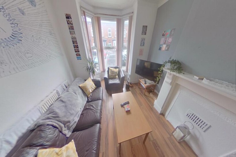 12 Ashville Terrace, Hyde Park, Leeds... 4 bed terraced house to rent - £2,357 pcm (£544 pw)