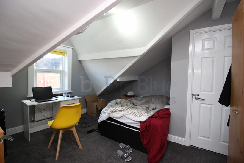 22 Richmond Mount, Hyde Park, Leeds LS6 6 bed terraced house to rent - £4,030 pcm (£930 pw)